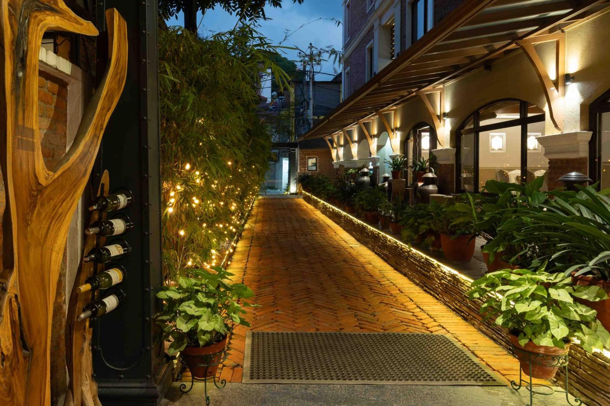 Nepali Ghar Hotel Катманду Екстериор снимка